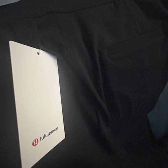 Lululemon - Picture 3 of 4